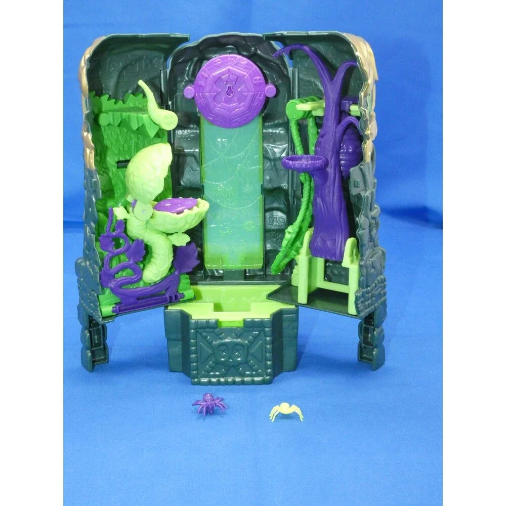 Treasure X Lost Lands Skull Island Swamp Tower Playset Toy with 2 Spiders Moose